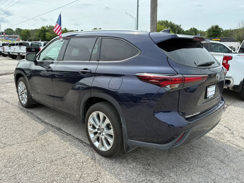 Used 2024 Toyota Highlander Limited AWD/4WD image 4