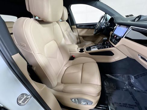 Used 2022 Porsche Macan image 30
