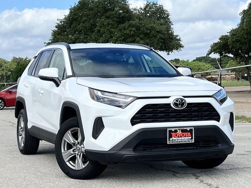 Used 2024 Toyota RAV4 XLE FWD image 2