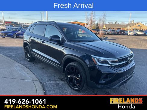 Used 2024 Volkswagen Taos SE image 7