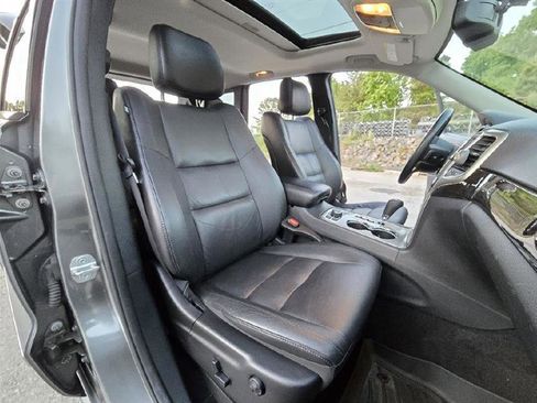Used 2013 Jeep Grand Cherokee Laredo AWD/4WD image 29