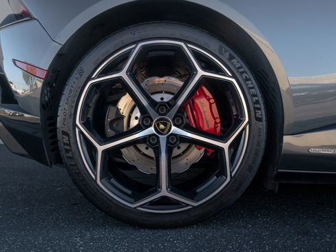 Used 2021 Lamborghini Huracan EVO image 42