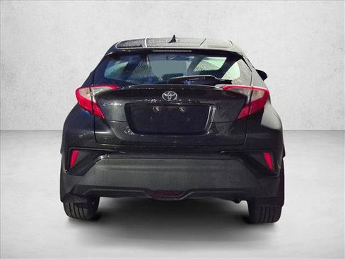 Used 2018 Toyota C-HR XLE FWD image 6
