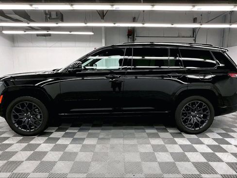 Used 2023 Jeep Grand Cherokee L Summit AWD/4WD image 14
