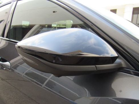 Used 2023 Audi e-tron S Premium Plus w/ Black Optic Package image 24