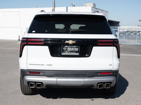 Used 2024 Chevrolet Traverse LT AWD/4WD image 5