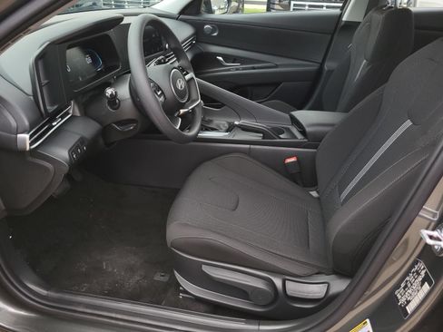 New 2026 Hyundai Elantra SE FWD image 12