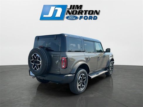 New 2025 Ford Bronco Outer Banks image 3