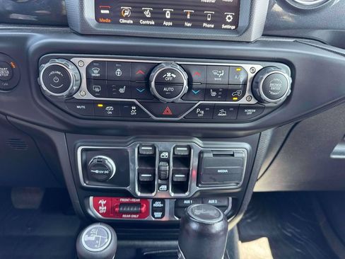 Used 2023 Jeep Wrangler Unlimited Rubicon 392 w/ Trailer Tow Package AWD/4WD image 31