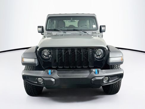 Used 2023 Jeep Wrangler Unlimited w/ Cold Weather Group AWD/4WD image 2