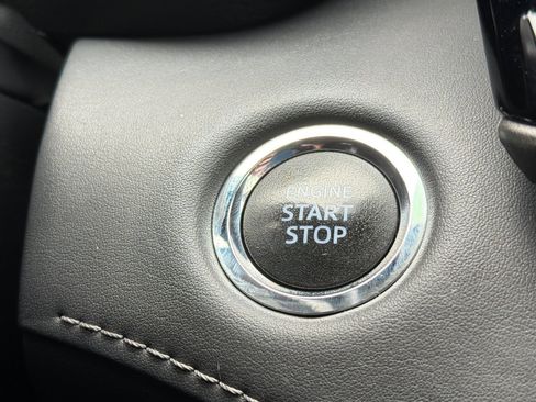 Used 2022 Toyota Highlander LE image 22