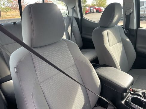 Used 2018 Toyota Tacoma SR w/ SR Convenience Package image 24