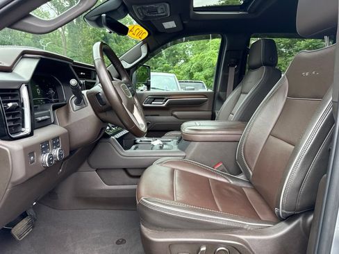 Used 2024 GMC Sierra 2500 Denali w/ Denali Reserve Package AWD/4WD image 9