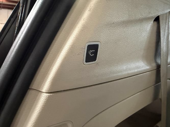 Used 2021 Chrysler Pacifica Touring-L FWD image 28