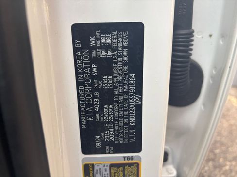 Used 2025 Kia Soul LX w/ LX Technology Package image 27