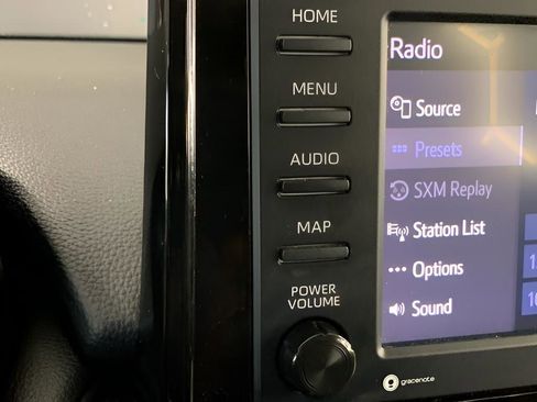 Used 2022 Toyota RAV4 XLE image 28