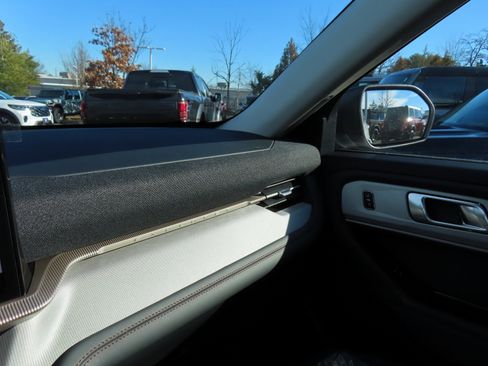 New 2026 Ford Explorer Active w/ Active Comfort Package image 11
