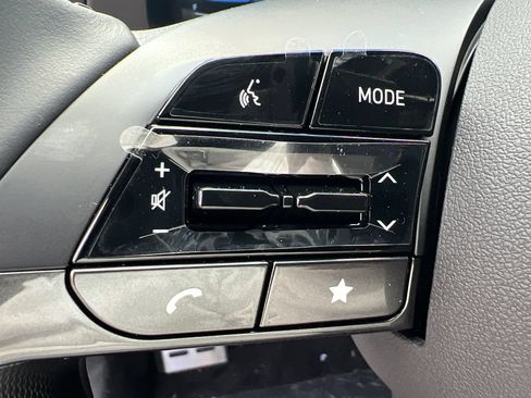 Certified 2025 Hyundai Elantra Sport FWD image 24