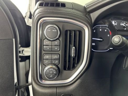 Used 2022 GMC Sierra 2500 SLT w/ SLT Premium Package image 19