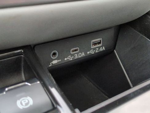 Used 2023 Subaru Outback Limited image 33