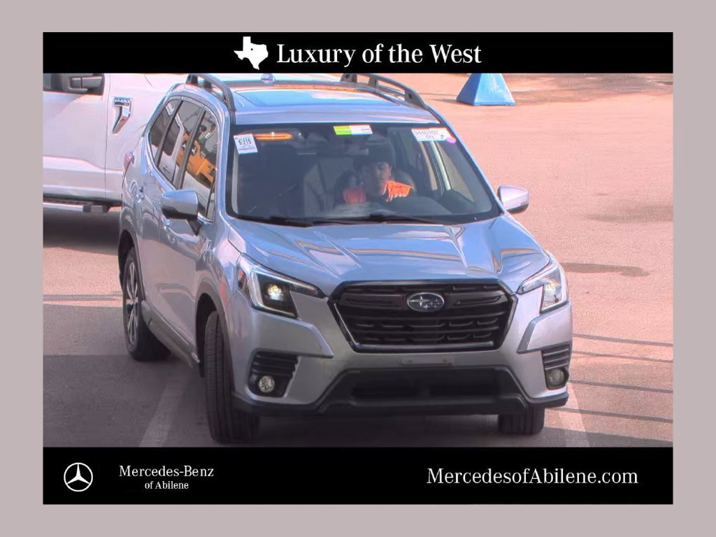 Used 2023 Subaru Forester Limited AWD/4WD image 1