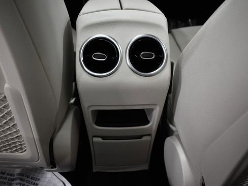 Used 2023 Mercedes-Benz GLB 250 4MATIC image 39