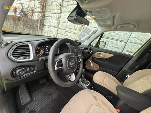 Used 2018 Jeep Renegade Latitude image 17