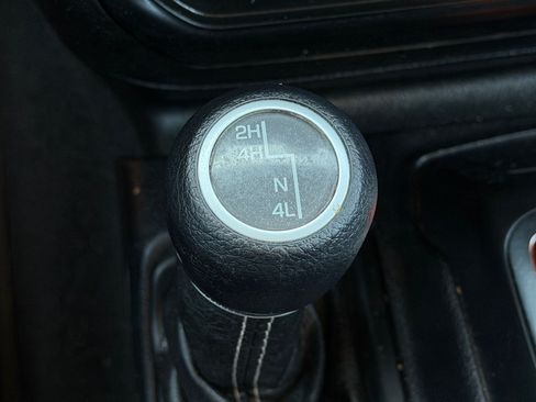 Used 2021 Jeep Wrangler Unlimited Sahara AWD/4WD image 26