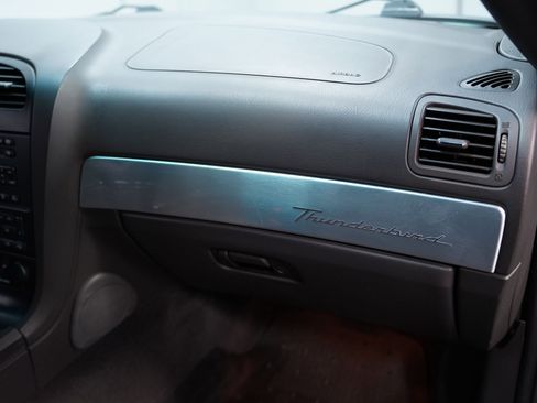 Used 2002 Ford Thunderbird image 37