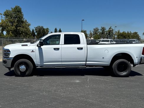 New 2026 RAM 3500 Tradesman AWD/4WD image 6