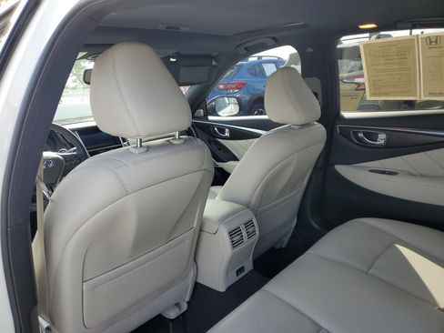 Used 2022 INFINITI Q50 Sensory image 9
