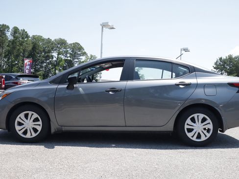 Used 2024 Nissan Versa S w/ Trunk Package FWD image 2