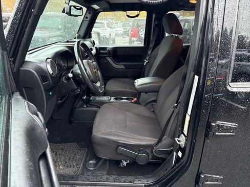 Used 2013 Jeep Wrangler Unlimited Sport image 14