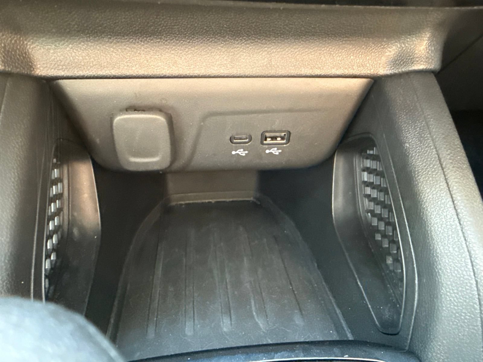 Used 2025 Chevrolet TrailBlazer LT AWD/4WD image 27