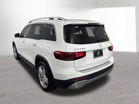 Used 2021 Mercedes-Benz GLB 250 4MATIC image 31