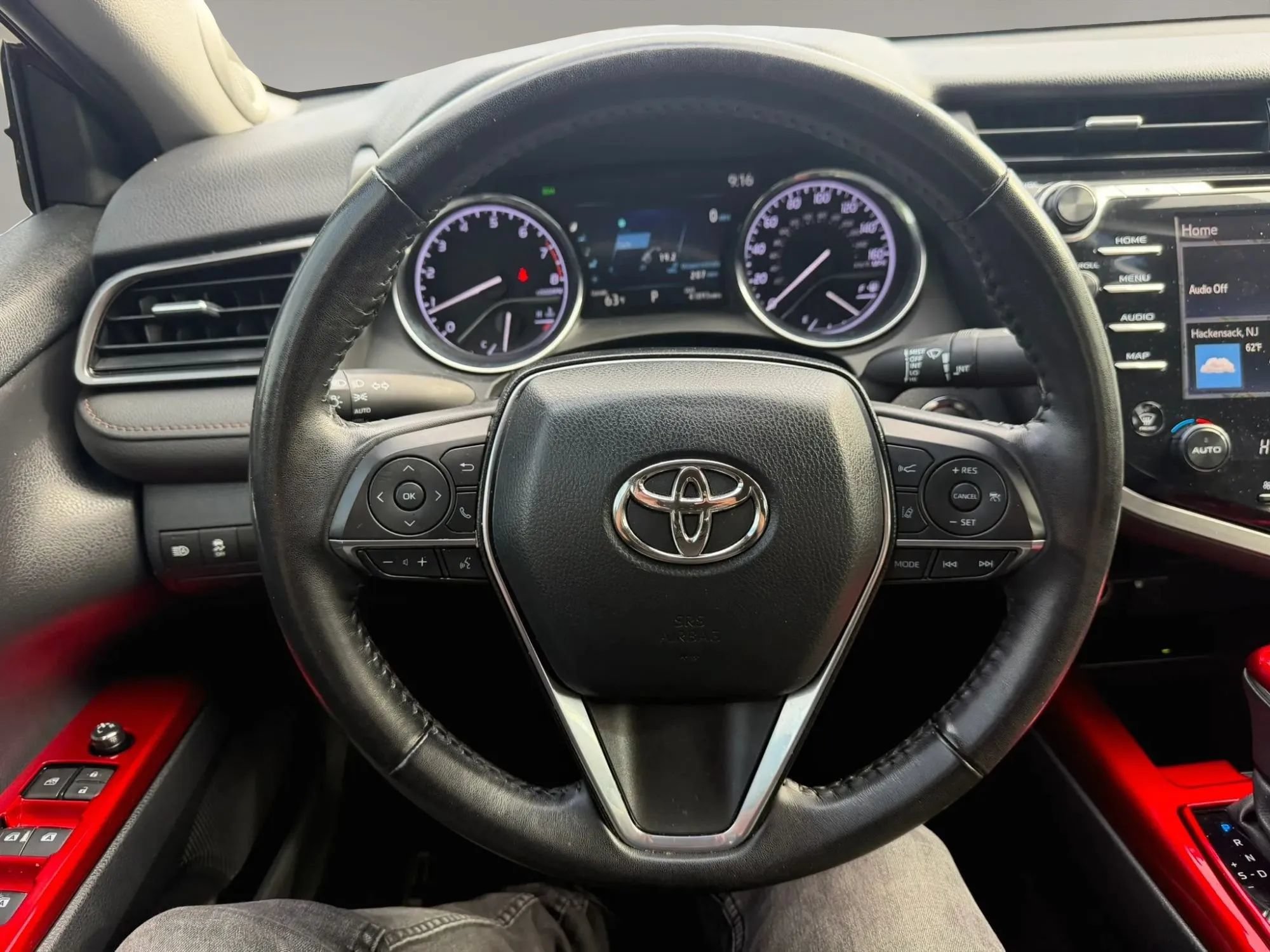 Used 2020 Toyota Camry XLE w/ Navigation Package FWD image 12