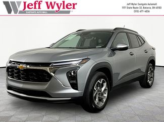 Used 2025 Chevrolet Trax LT FWD video 1