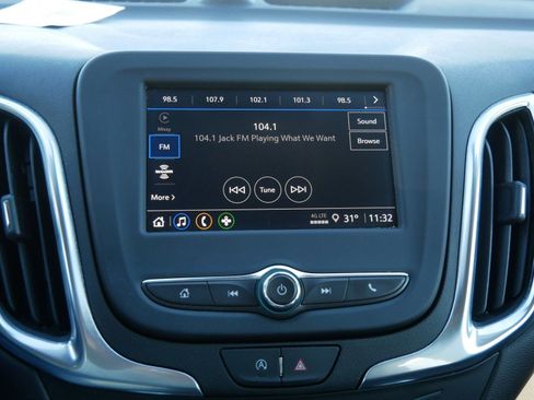 Used 2024 Chevrolet Equinox LT image 18