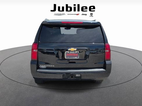 Used 2019 Chevrolet Suburban LT RWD image 3