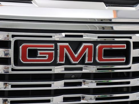Used 2023 GMC Sierra 1500 Denali AWD/4WD image 9
