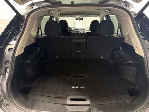 Used 2018 Nissan Rogue SV AWD/4WD image 19