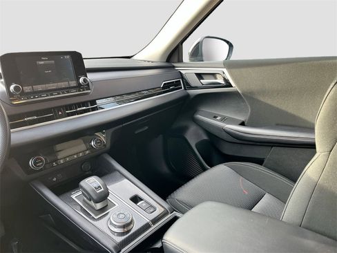 Used 2024 Mitsubishi Outlander ES image 22