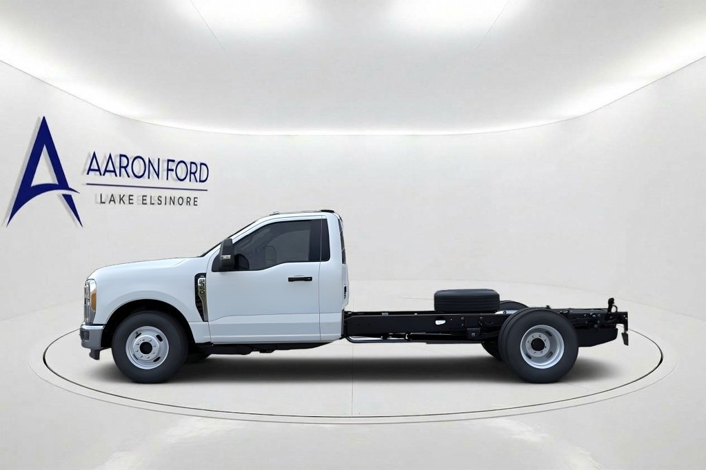 New 2026 Ford F350 XL w/ XL Chrome Package RWD image 3