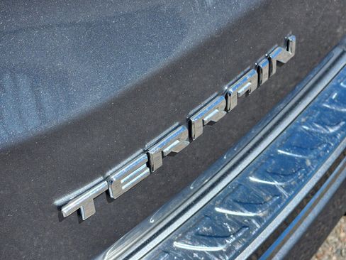 Used 2019 GMC Terrain Denali w/ Advanced Safety Package image 11