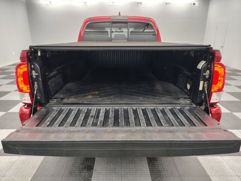 Used 2016 Toyota Tacoma SR5 image 17