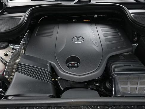 Used 2026 Mercedes-Benz GLS 450 4MATIC image 33
