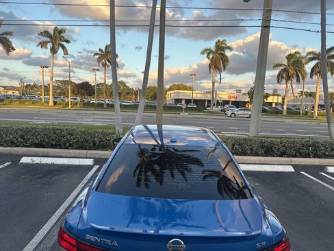 Used 2023 Nissan Sentra SR w/ SR Premium Package image 4