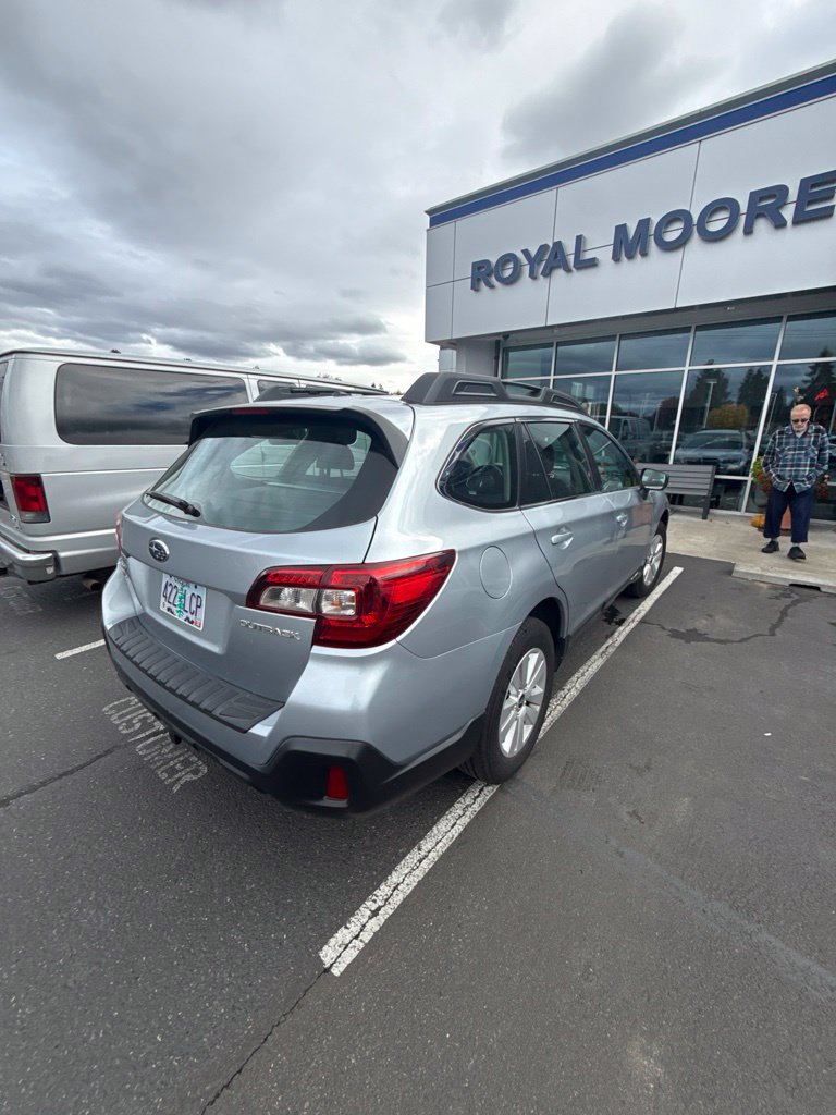 Used 2019 Subaru Outback 2.5i AWD/4WD image 3