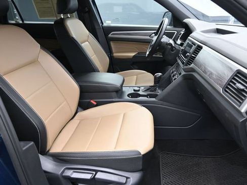 Used 2022 Volkswagen Atlas Cross Sport SE AWD/4WD image 33