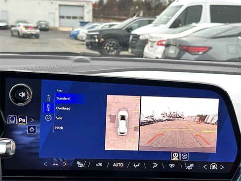 New 2026 Chevrolet Equinox EV LT image 18